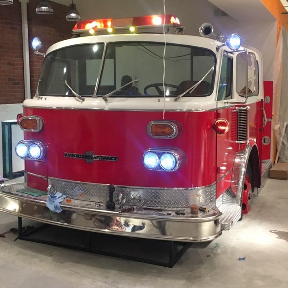 MEET YOUR POSHER - Picture 8 of 8